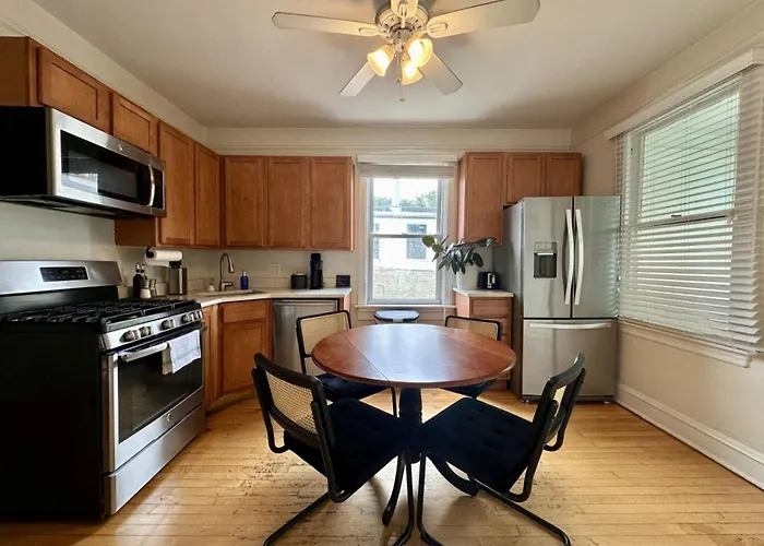 Apartment Sunlit In Lively Wicker-bucktown *