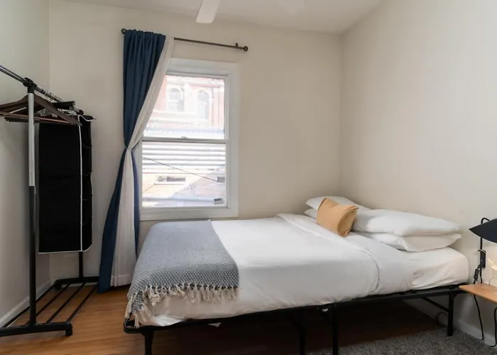 Apartment Sunlit In Lively Wicker-bucktown Chicago