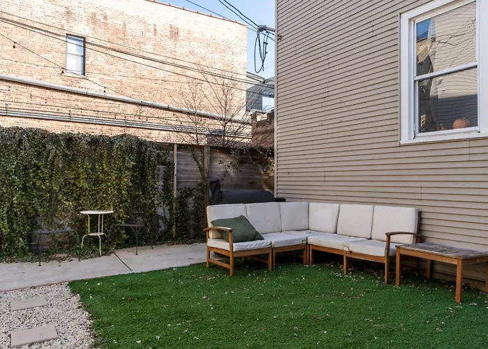 Apartment Sunlit In Lively Wicker-bucktown Chicago