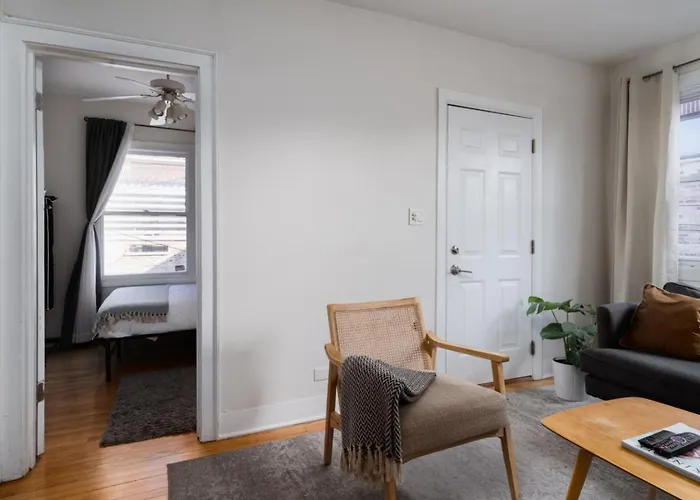 Apartment Sunlit In Lively Wicker-bucktown