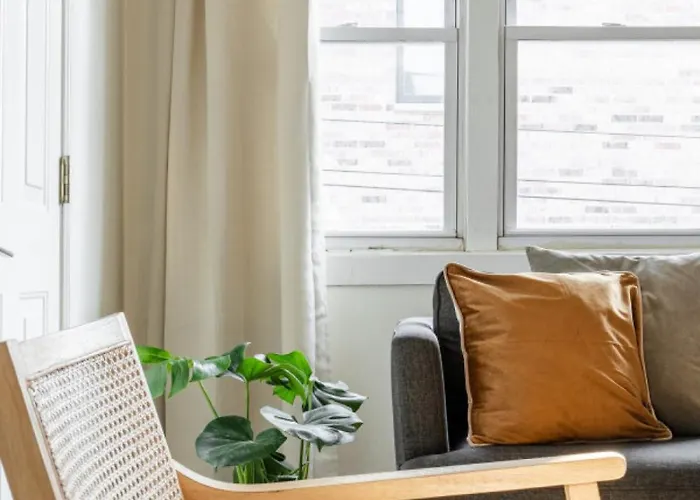 Apartment Sunlit In Lively Wicker-bucktown *